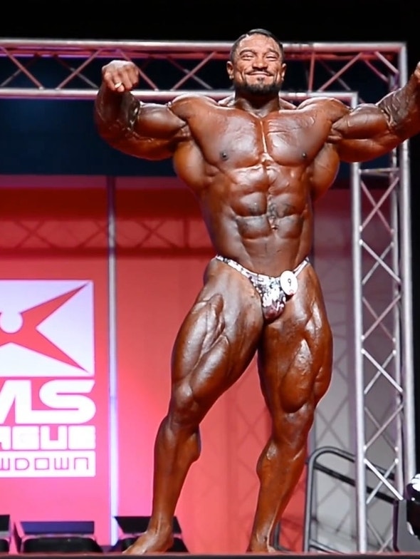 IFBB Pro Roelly Winklaar exibition at EVLS Prague Pro 2017