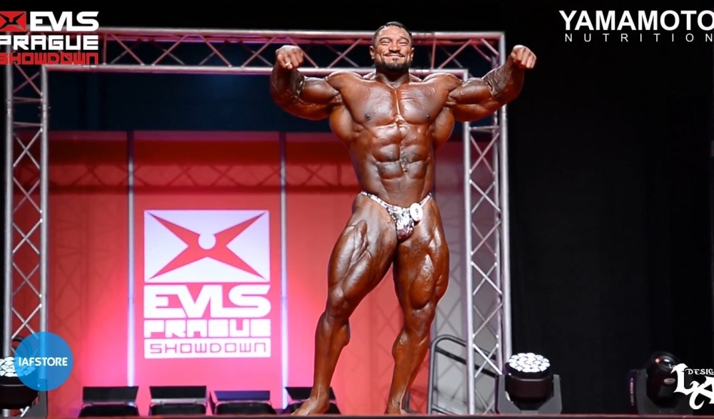 IFBB Pro Roelly Winklaar exibition at EVLS Prague Pro 2017